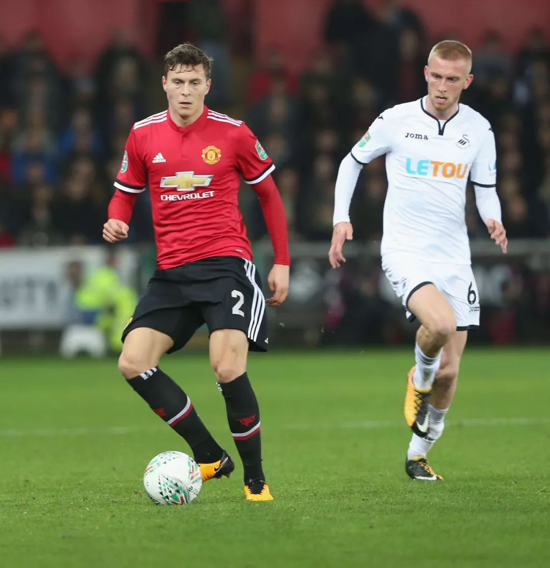 新赛季的首 新赛季的首